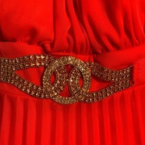 I wore this to my friend’s prom 7 years ago.